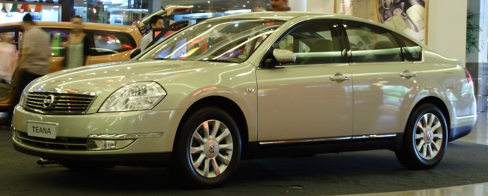 Nissan Teana 2.3 i V6 24V (173 Hp)