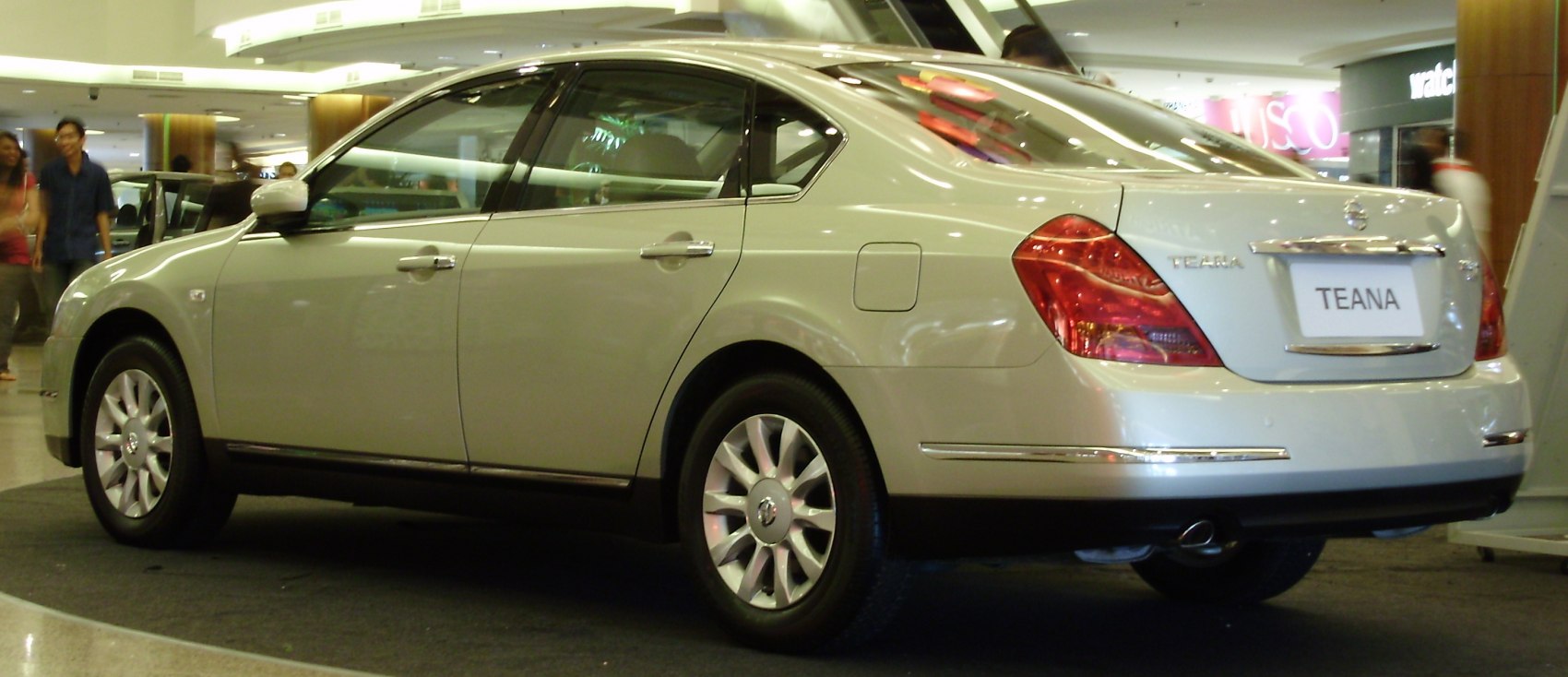 Nissan Teana 2.3 i V6 24V (173 Hp)