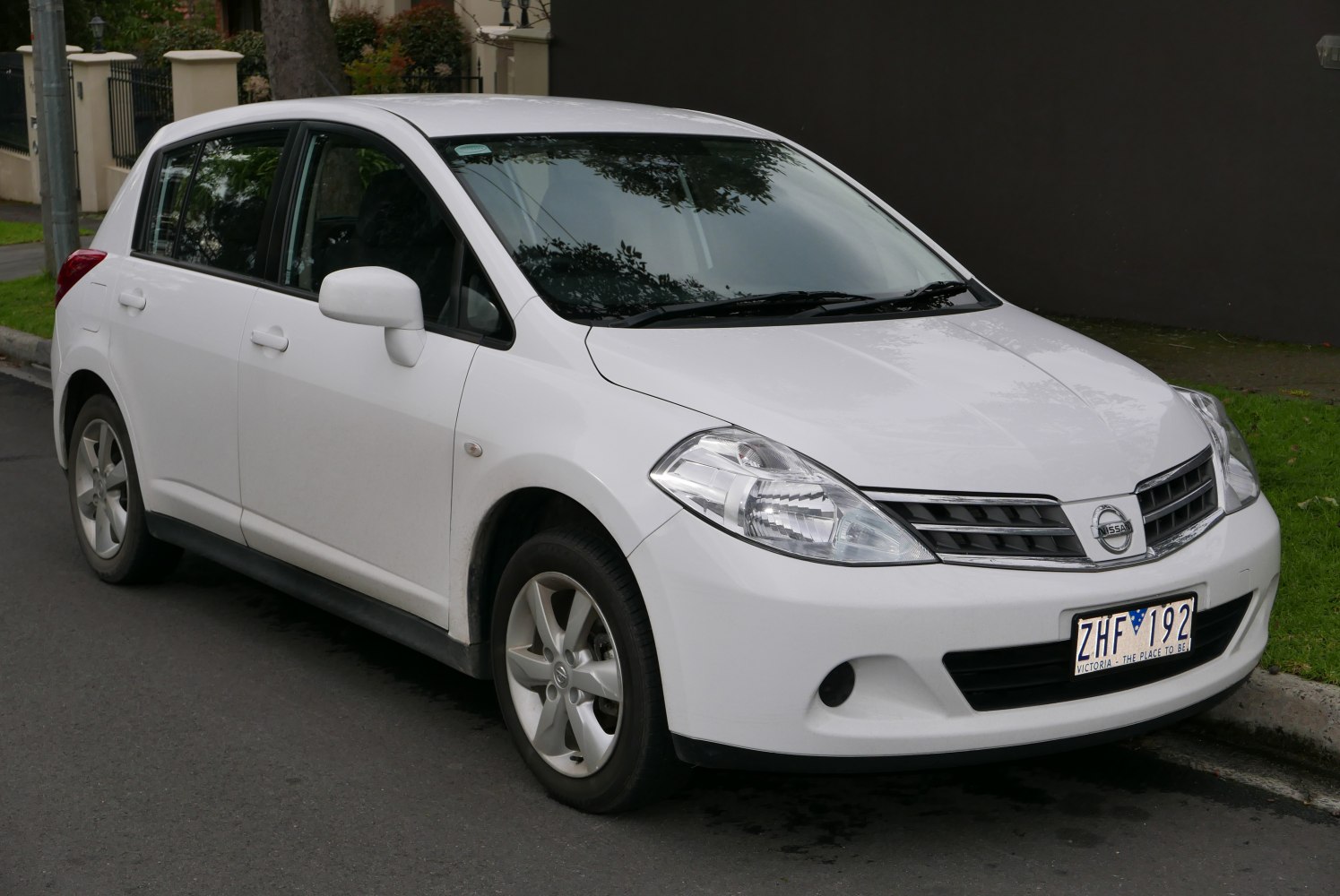 Nissan Tiida 1.8i (126 Hp)