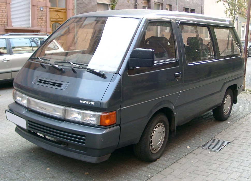 Nissan Vanette 2.4 i (105 Hp)