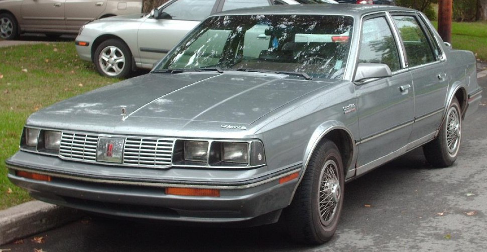 Oldsmobile Cutlass 2.2 i (122 Hp)