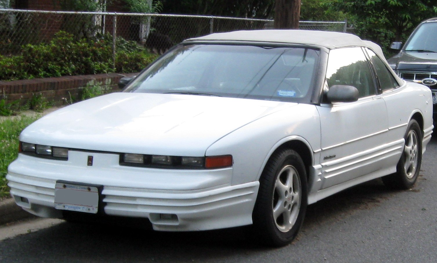 Oldsmobile Cutlass