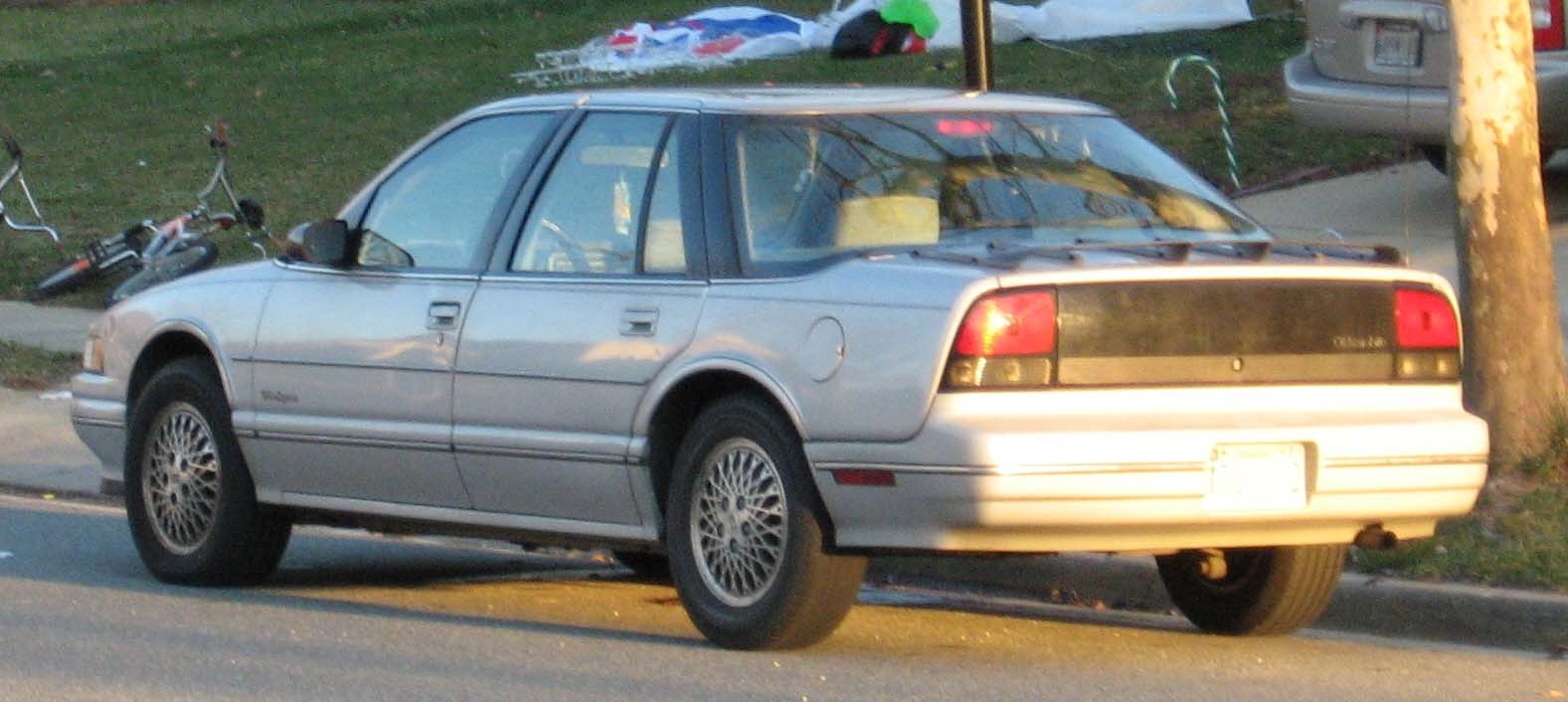 Oldsmobile Cutlass 3.4 V6 (213 Hp)