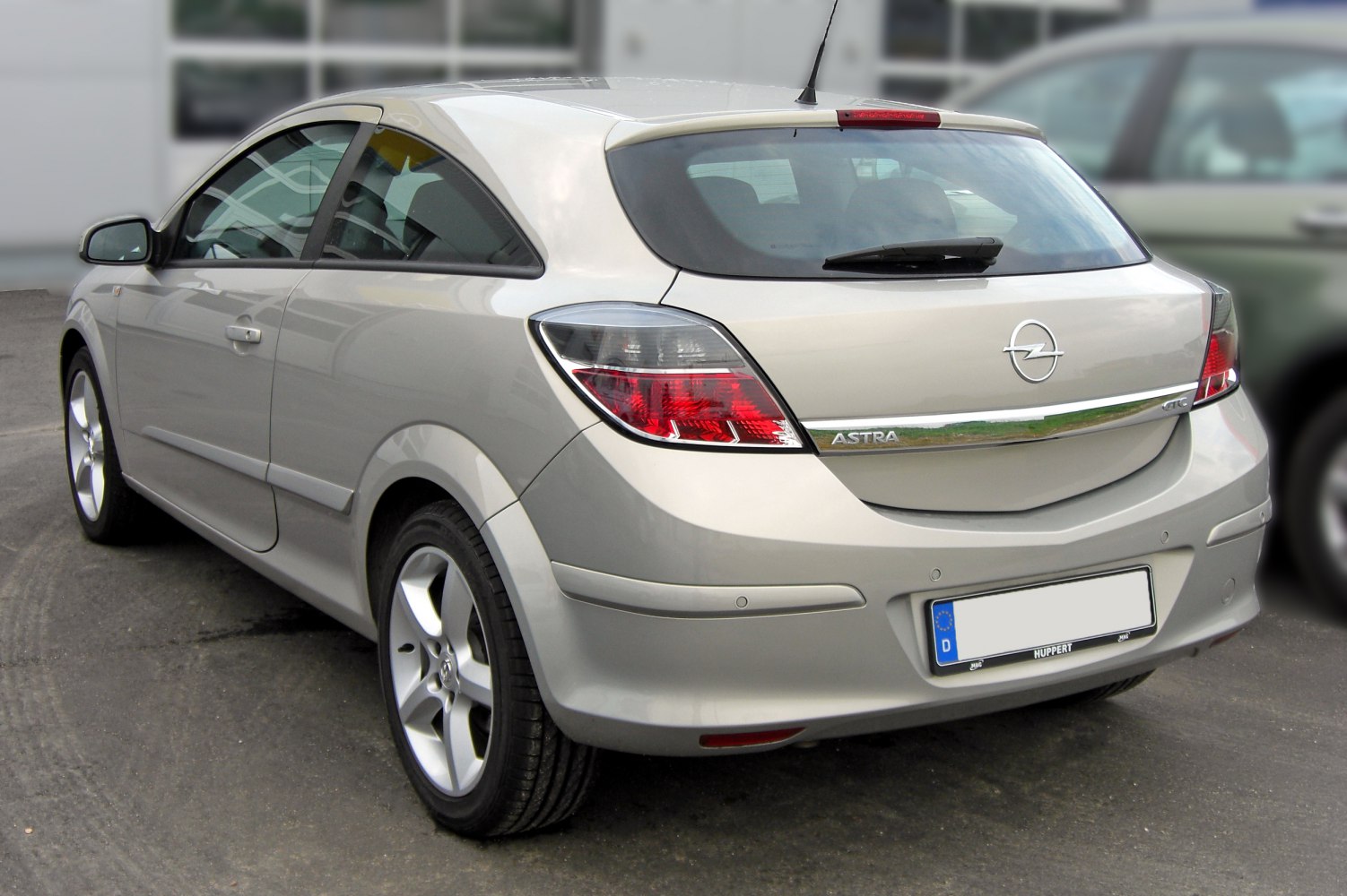 Opel Astra 2.0 Turbo ECOTEC (200 Hp)