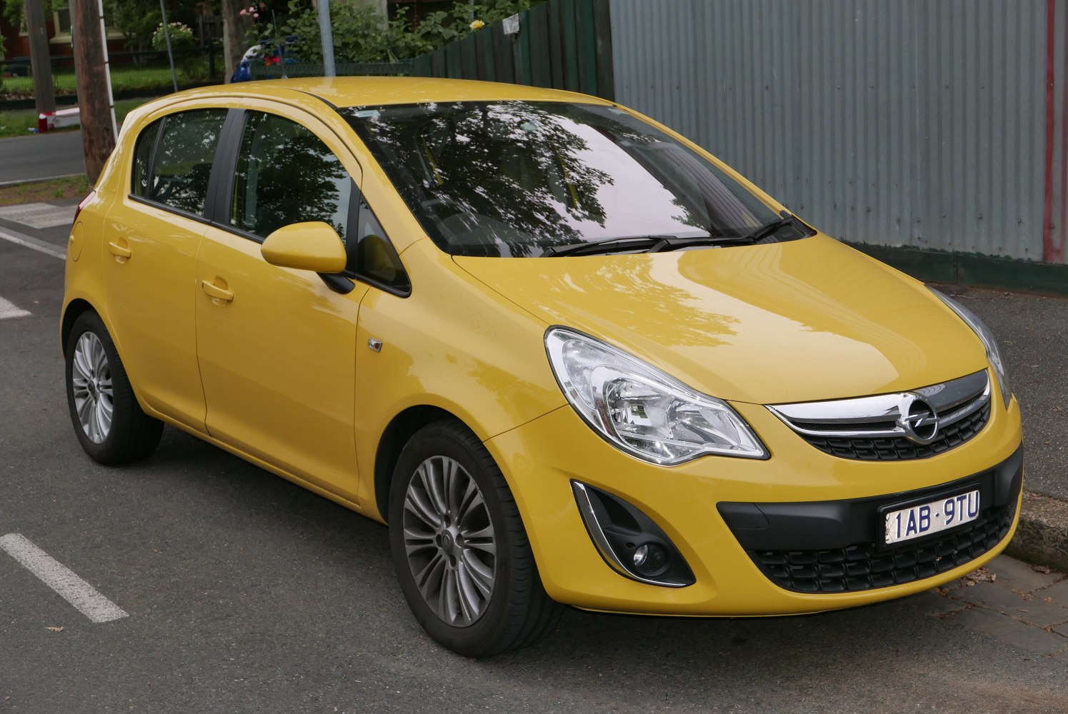 Opel Corsa 1.4 XER (100 Hp)