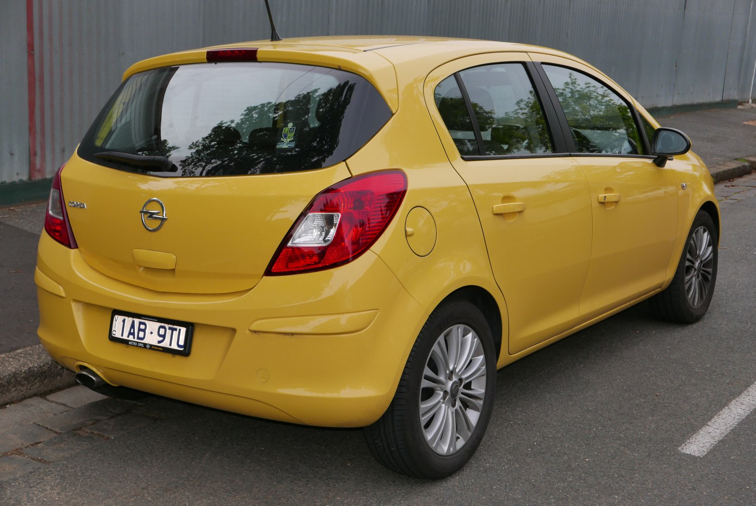 Opel Corsa 1.4 XER (100 Hp)