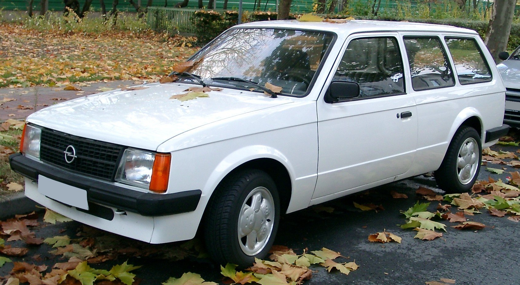 Opel Kadett 1.6 S (90 Hp)