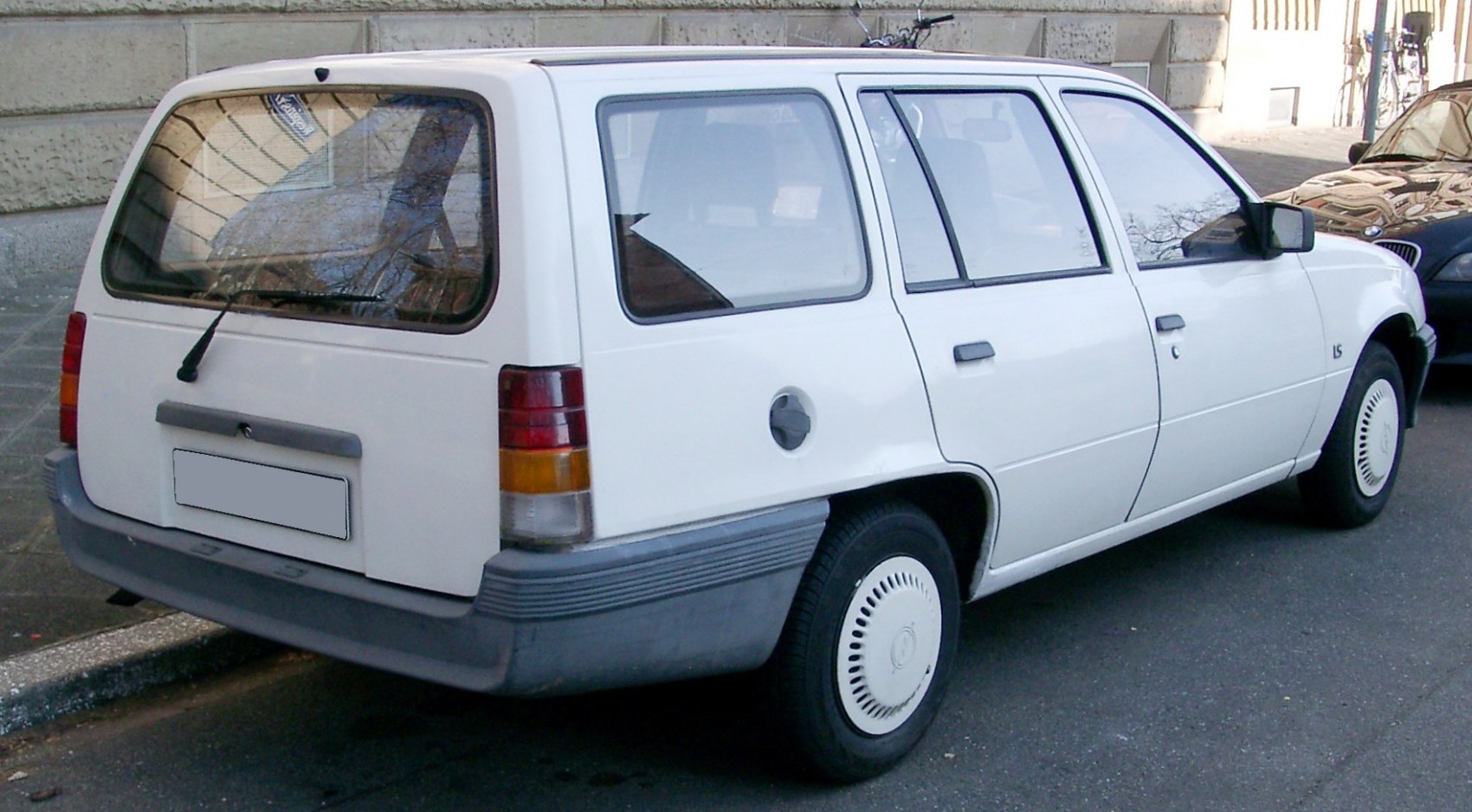 Opel Kadett 1.3 S (75 Hp)