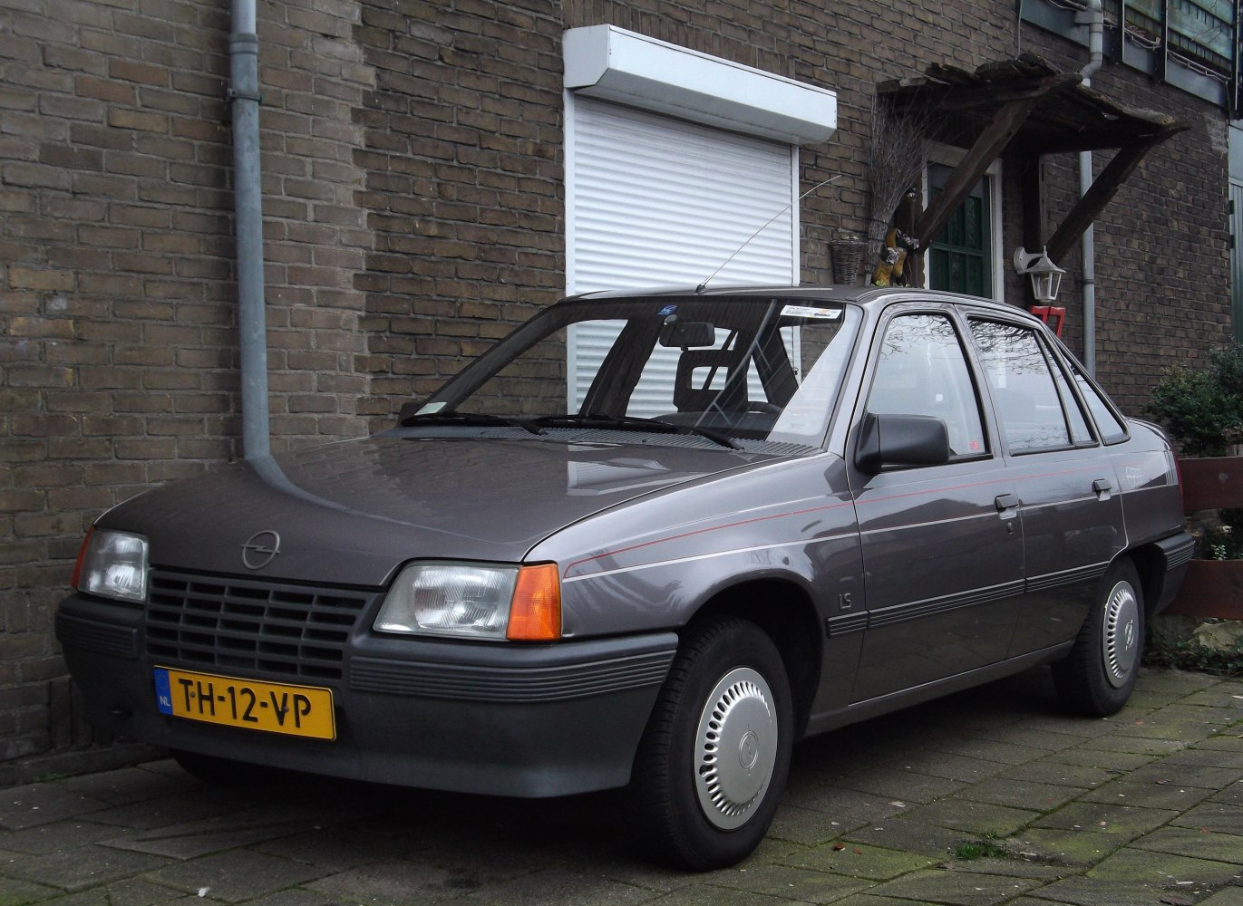 Opel Kadett 1.4 S (75 Hp)