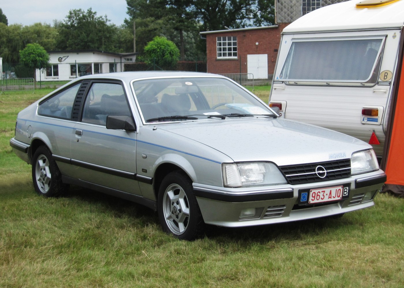 Opel Monza 2.5 E (140 Hp)