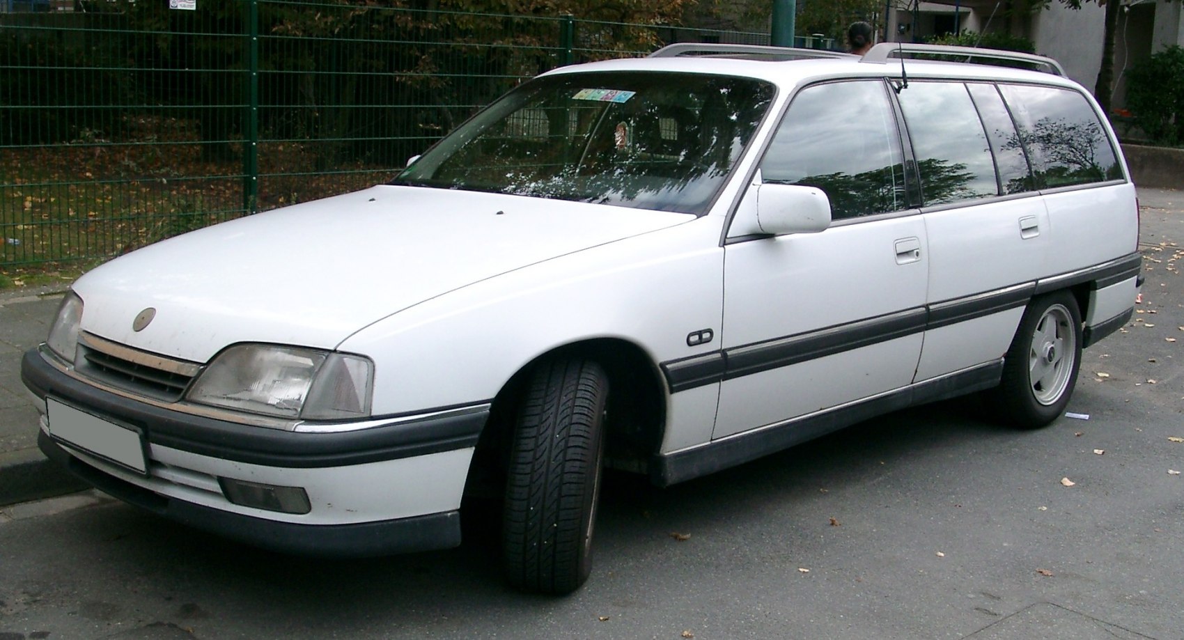 Opel Omega 2.0i CAT (99 Hp)