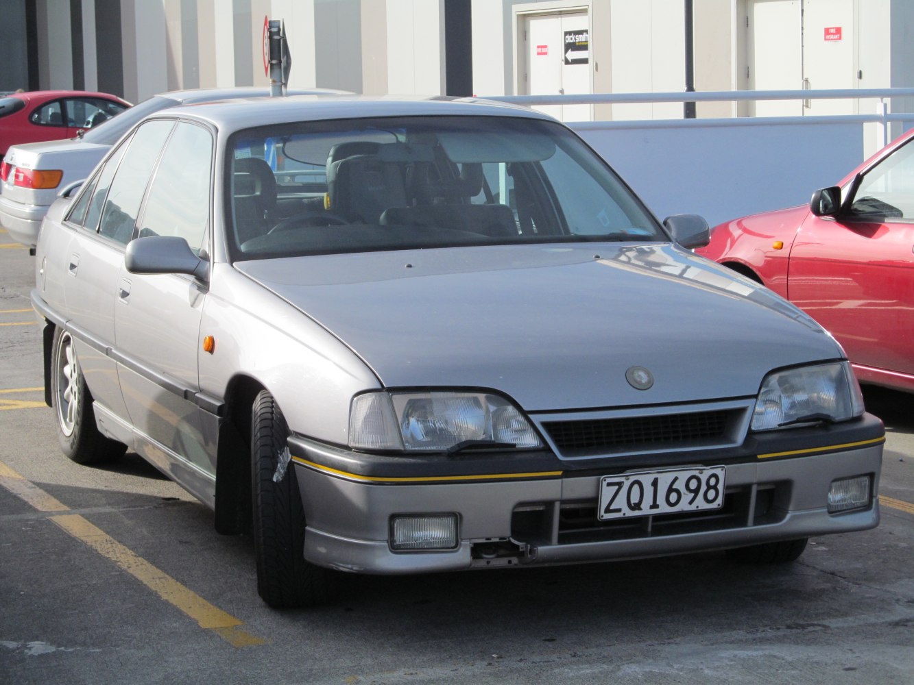 Opel Omega 3.0 3000 CAT (177 Hp)