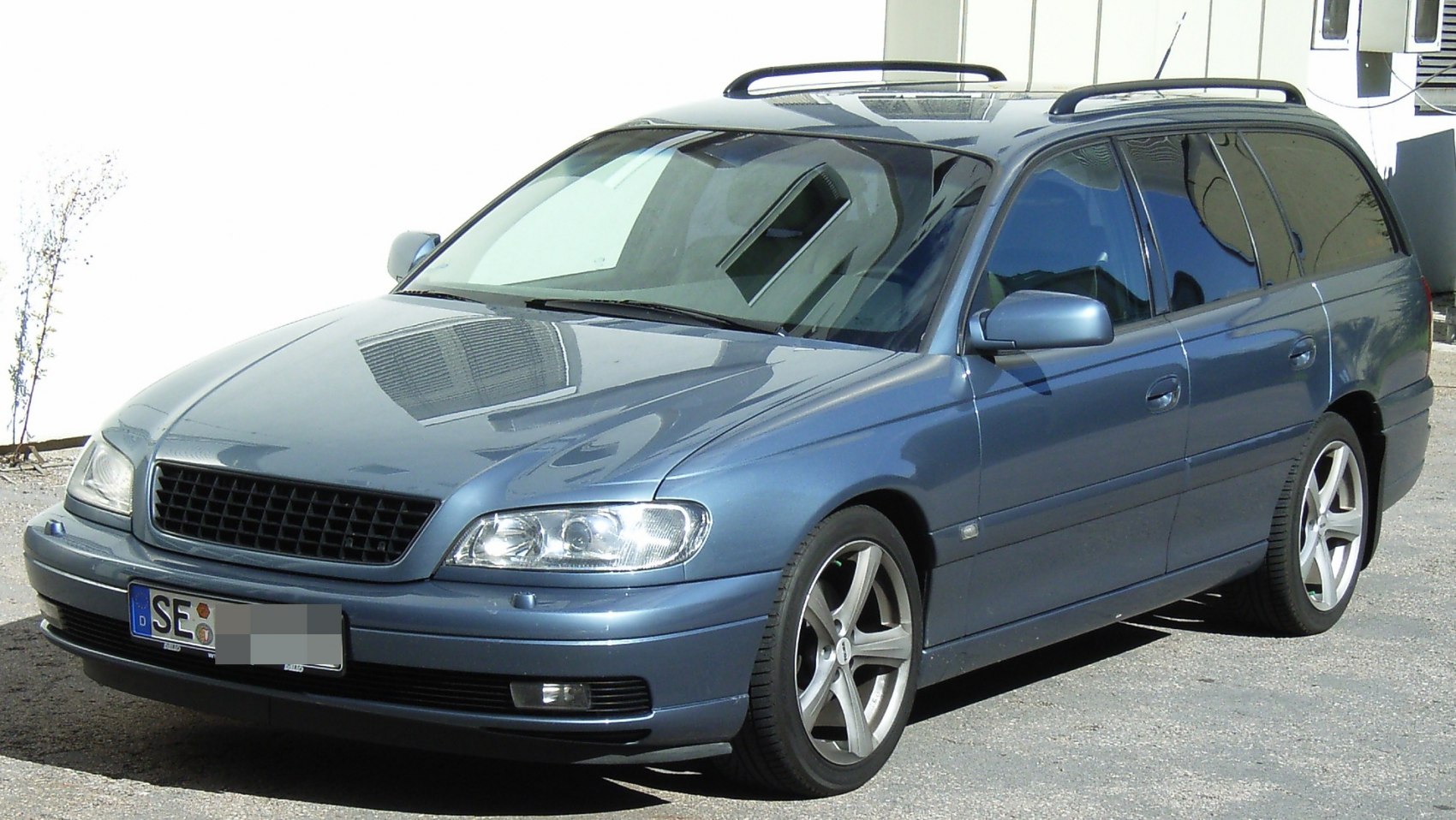 Opel Omega 2.5i V6 (170 Hp)