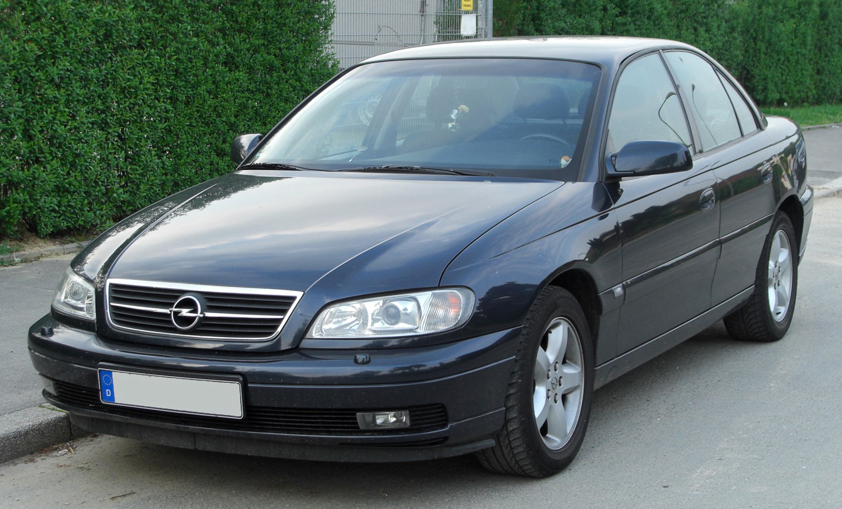 Opel Omega 2.5 DTI (150 Hp)