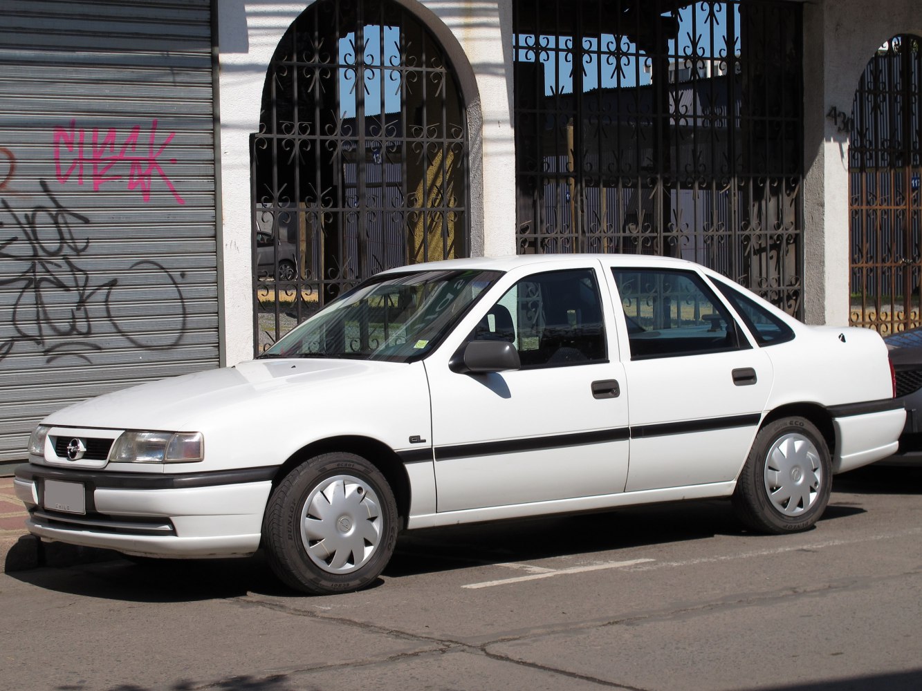 Opel Vectra 1.6i (71 Hp)