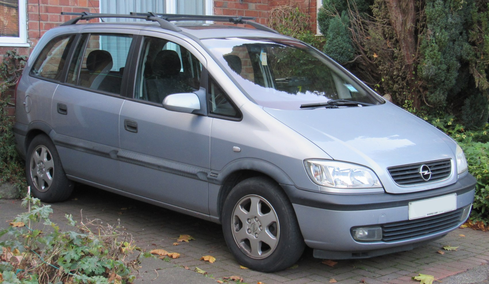 Opel Zafira 1.6 16V (101 Hp)