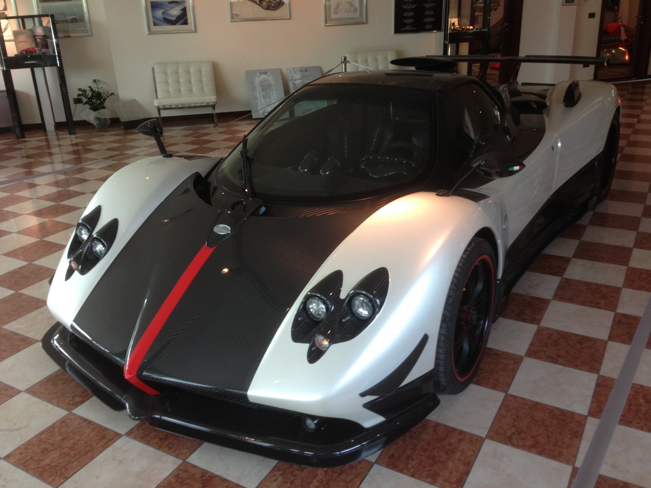 Pagani Zonda 7.3 V12 (678 Hp) Automatic