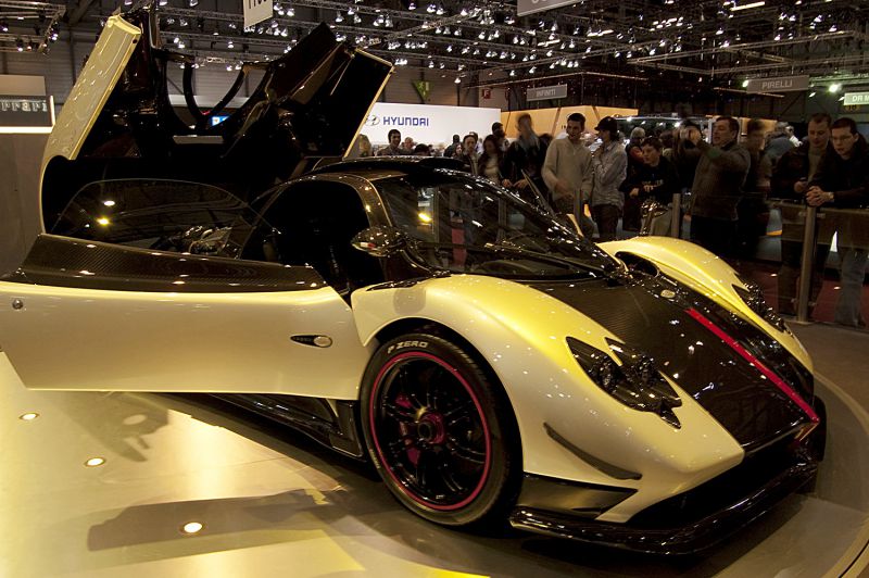 Pagani Zonda 7.3 V12 (678 Hp) Automatic