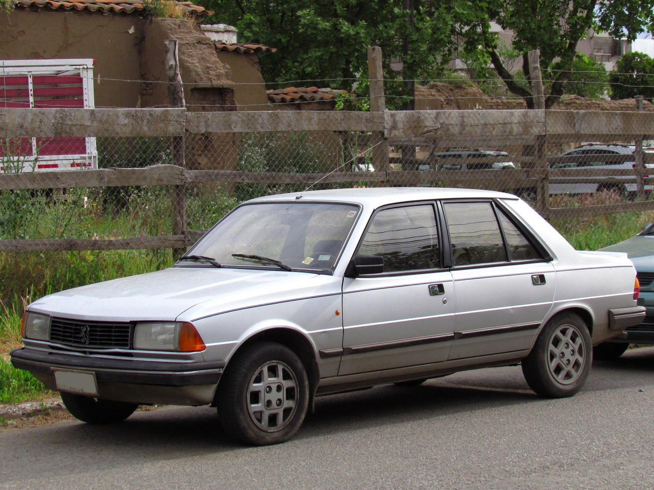 Peugeot 305