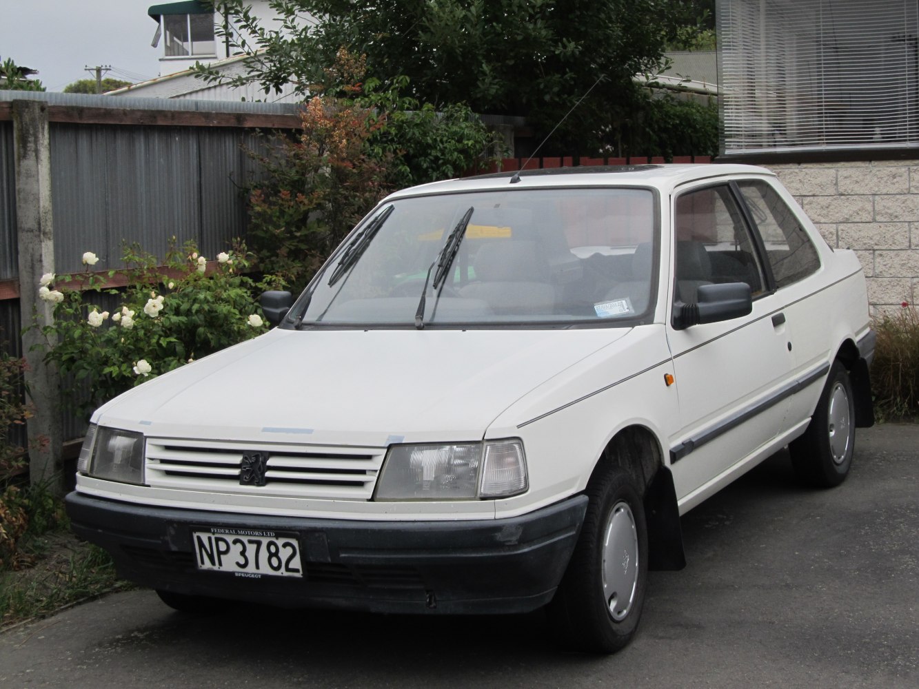 Peugeot 309 1.6 (105 Hp)