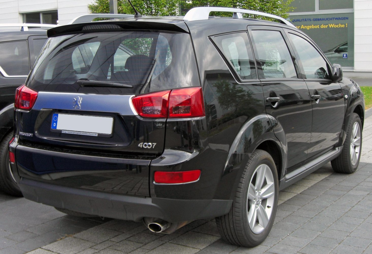 Peugeot 4007 2.4 l 16V (170 Hp)