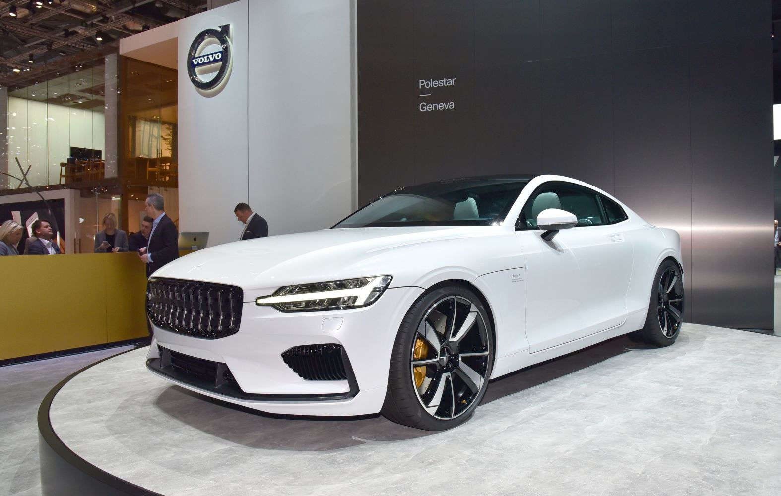 Polestar 1 2.0 (600 Hp) Plug-in Hybrid AWD