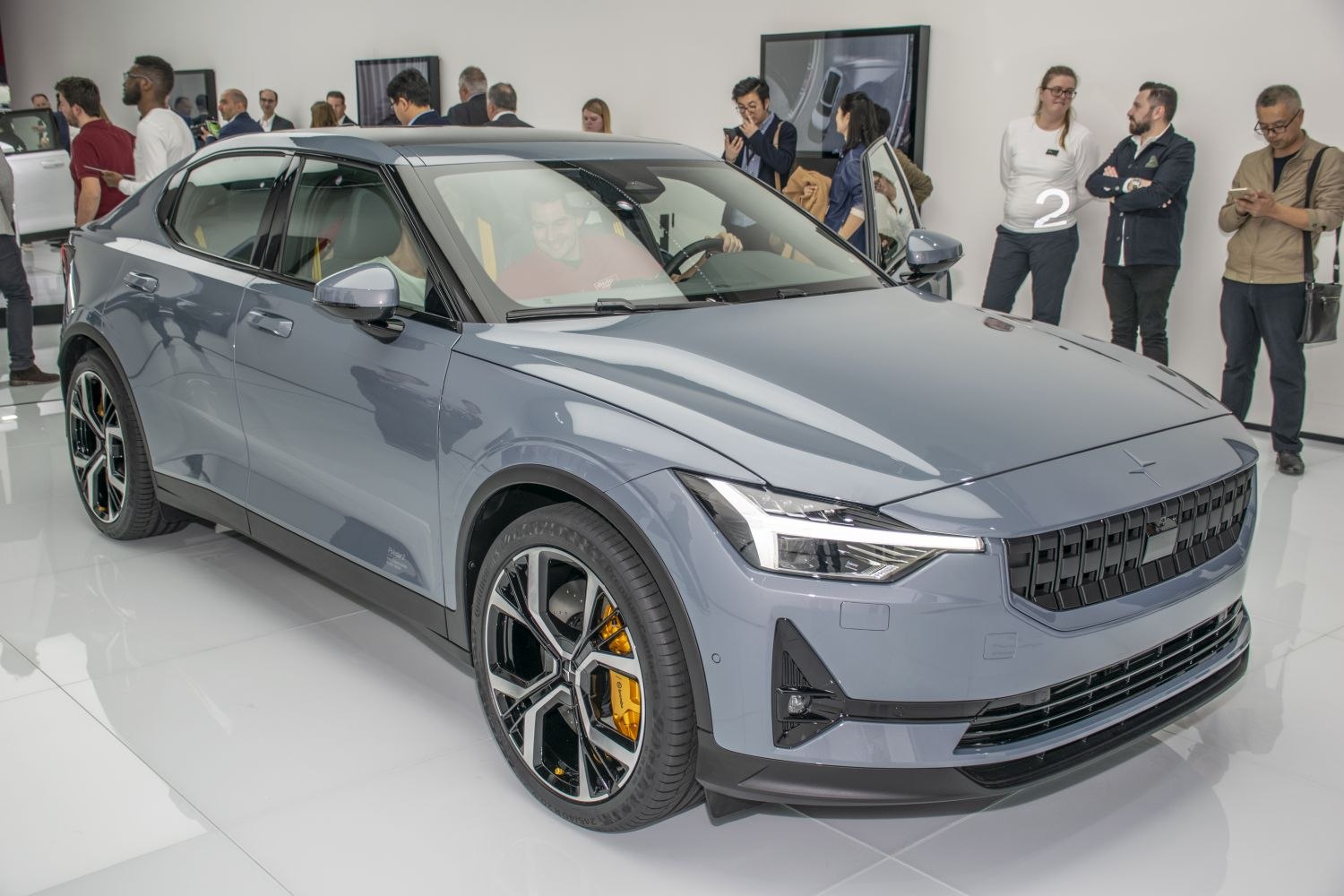 Polestar 2 64 kWh (224 Hp) Standard Range Single Motor