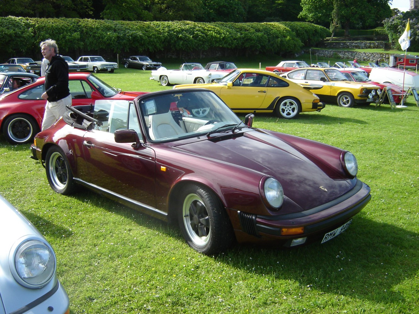 Porsche 911 3.2 Carrera CAT (207 Hp)