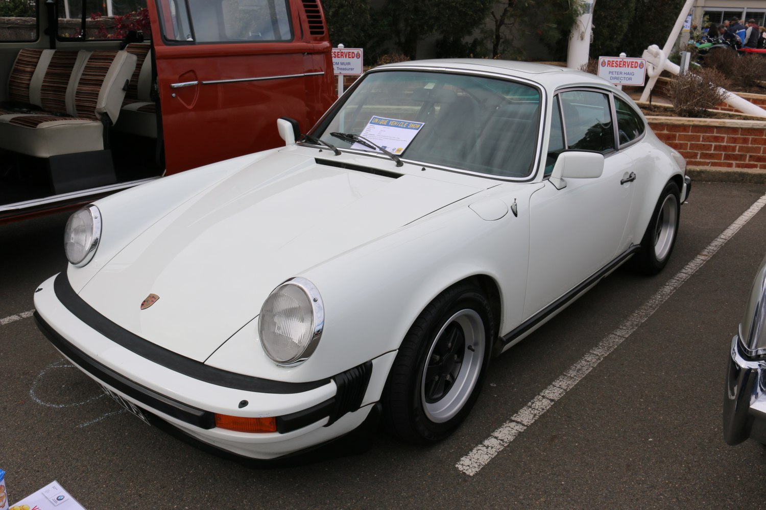 Porsche 911 3.2 Carrera (231 Hp)