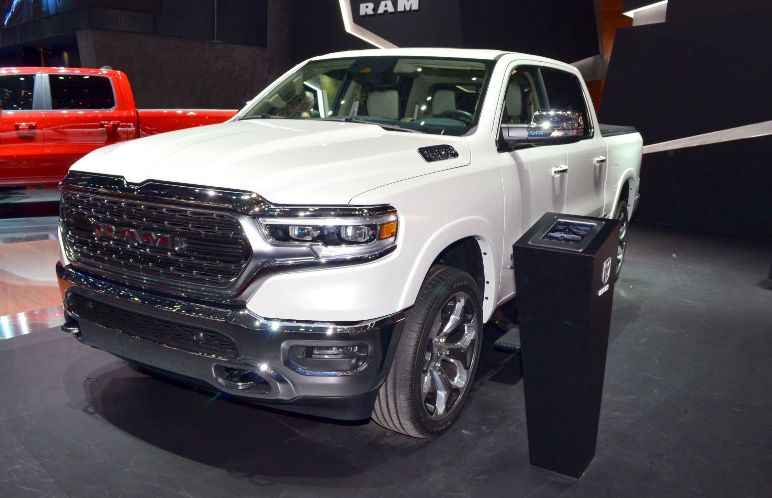 RAM 1500 5.7 HEMI V8 (395 Hp) Automatic