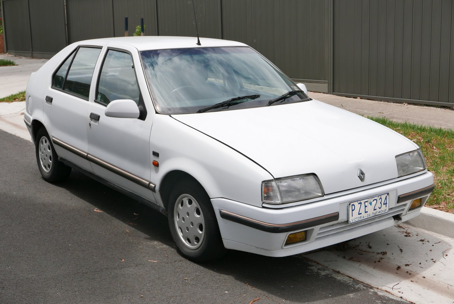 Renault 19