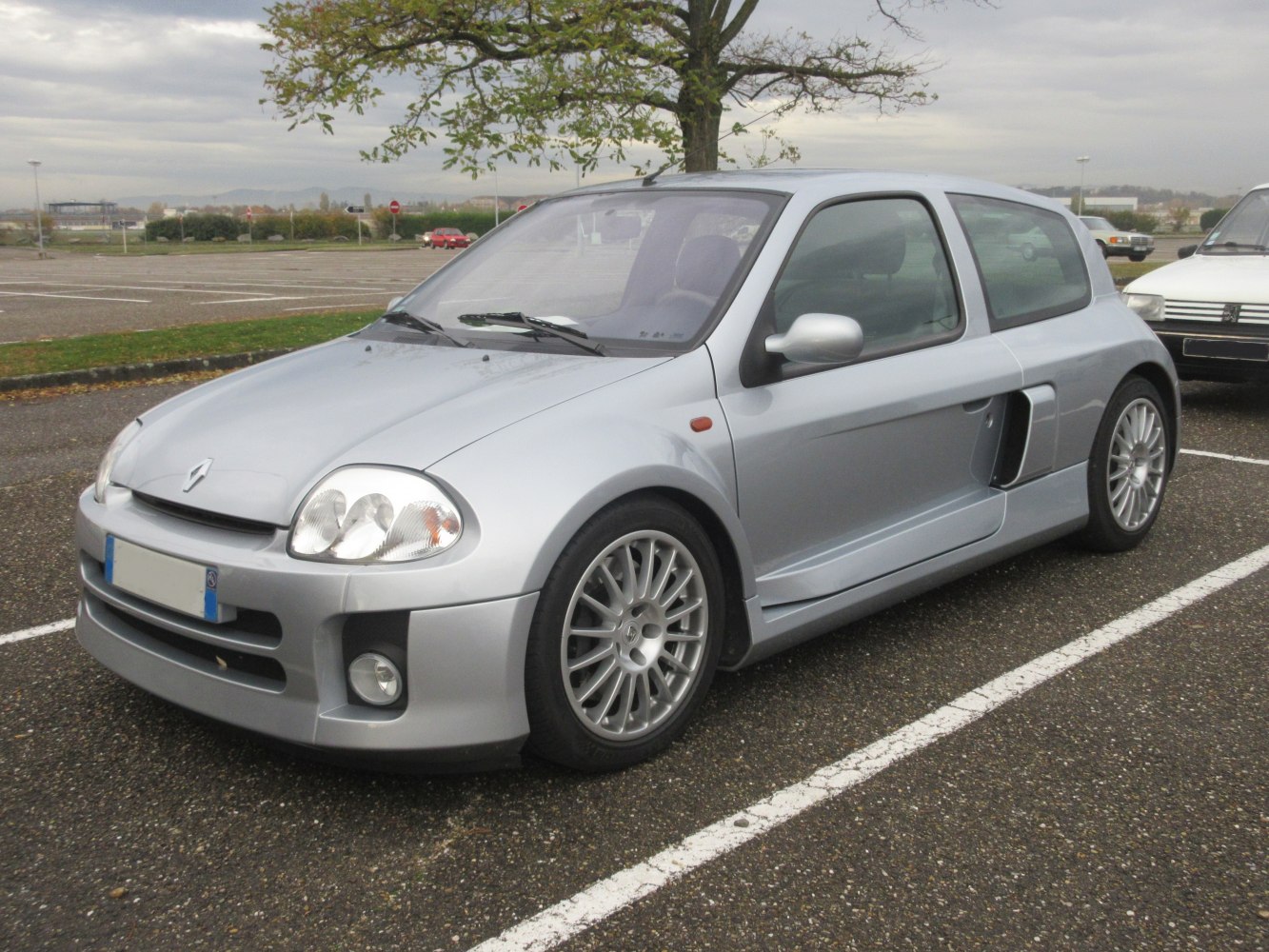 Renault Clio 3.0 V6 (226 Hp)