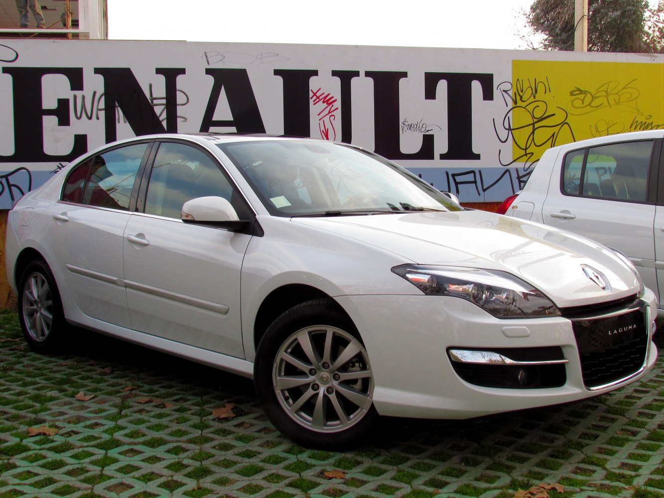 Renault Laguna 2.0 dCi (175 Hp)