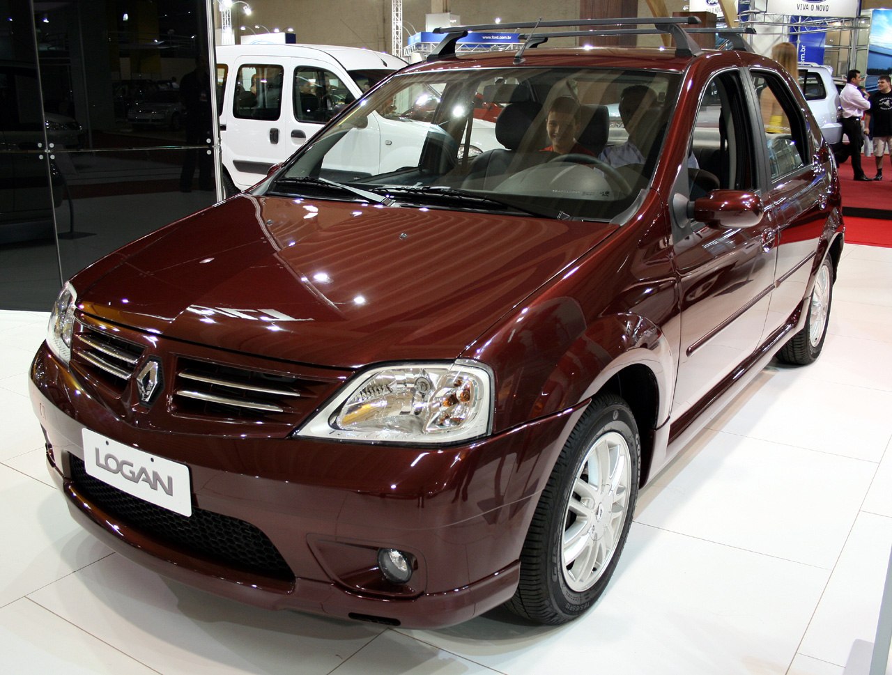 Renault Logan 1.6 i (90 Hp)