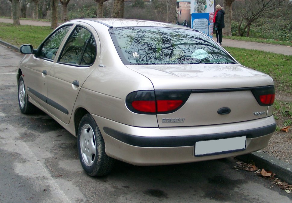 Renault Megane 2.0i (114 Hp)