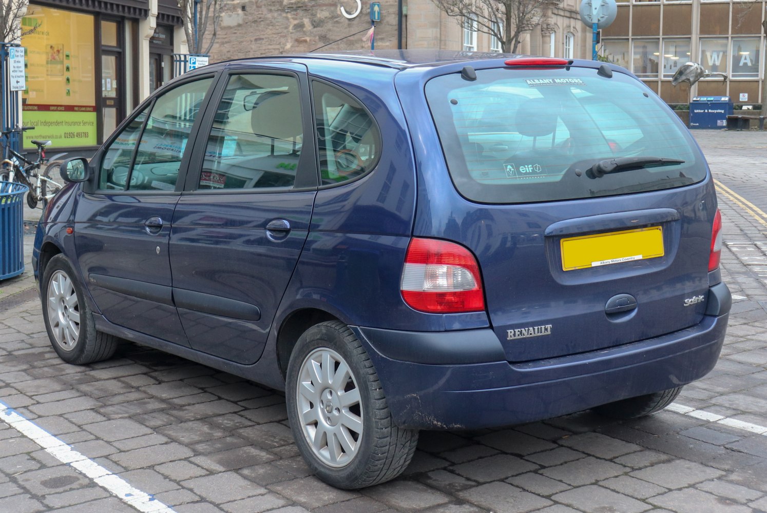 Renault Scenic 1.9 D (64 Hp)