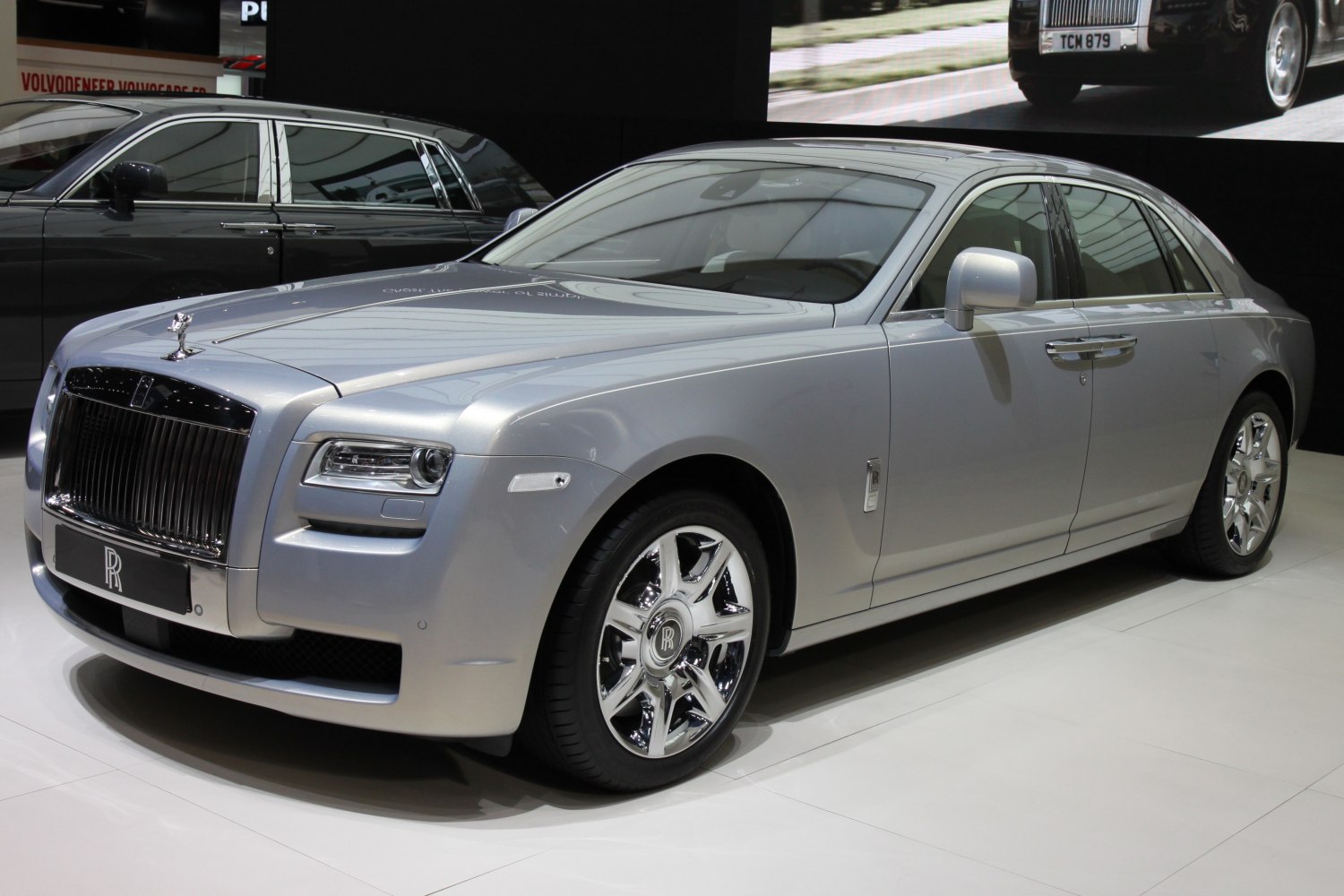 Rolls-Royce Ghost 6.6 V12 48V (570 Hp)