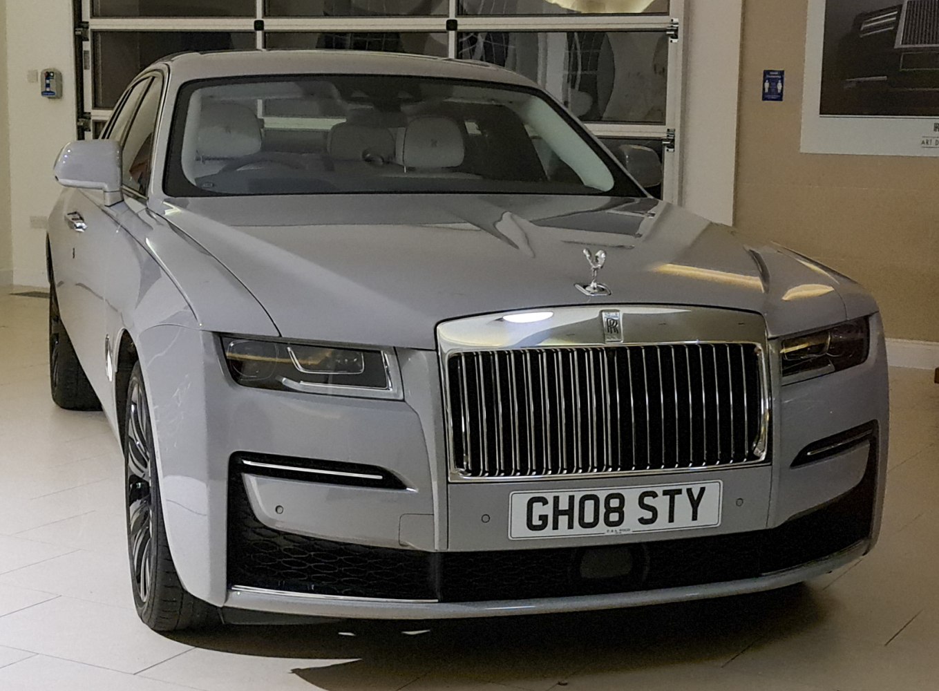 Rolls-Royce Ghost 6.75 V12 (571 Hp) AWD Automatic