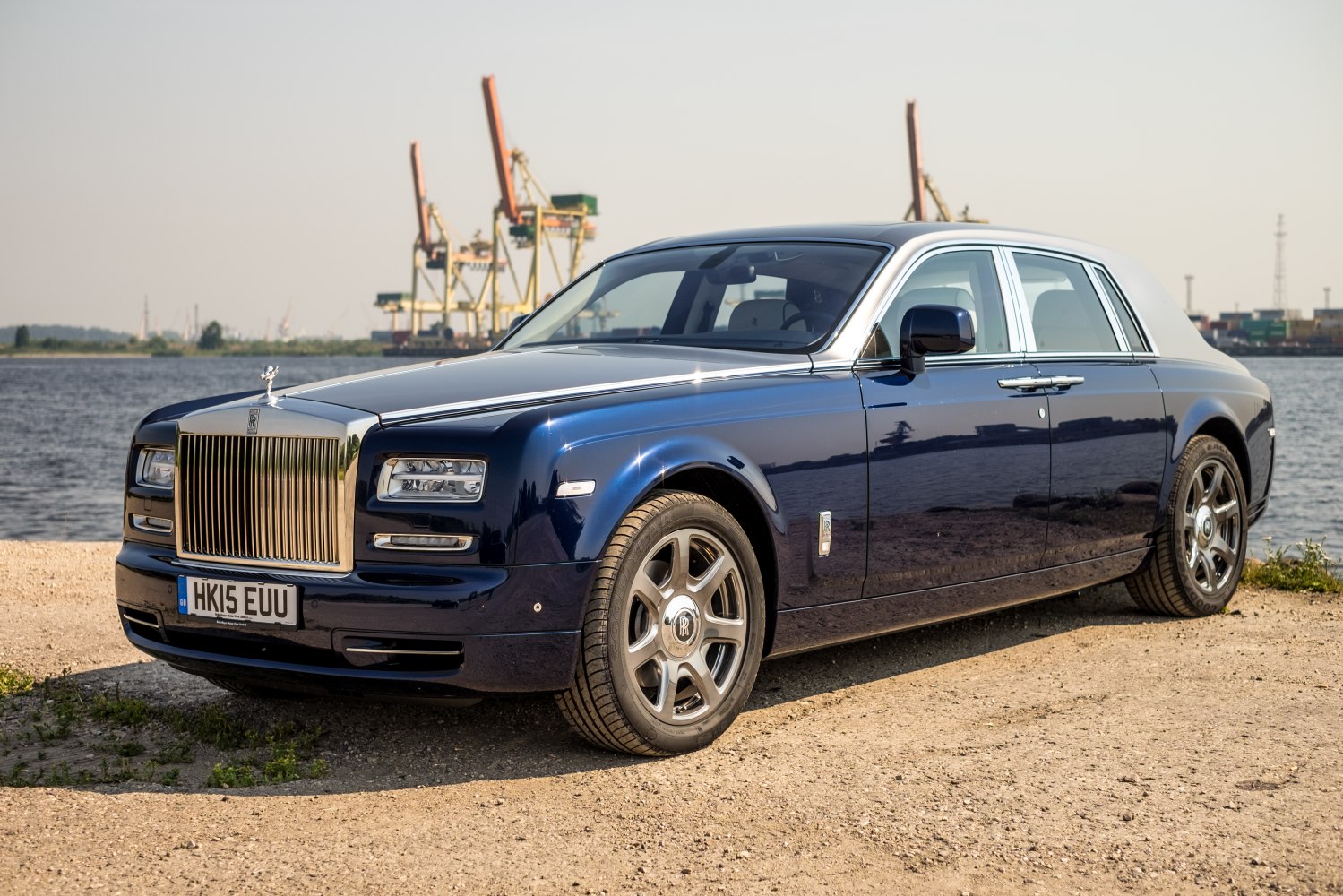 Rolls-Royce Phantom 6.7 V12 (460 Hp) Automatic