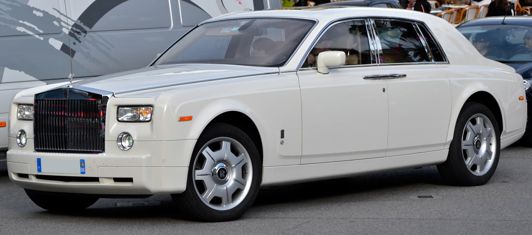 Rolls-Royce Phantom 6.75 i V12 48V (460 Hp)