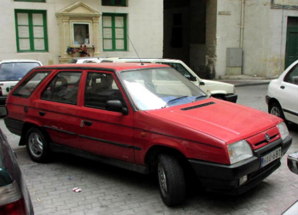 Skoda Favorit 1.3 (135 E) (54 Hp)