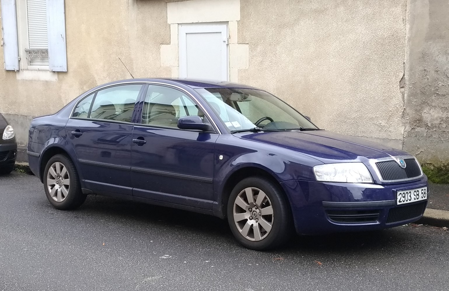 Skoda Superb 2.5 TDI V6 (155 Hp)