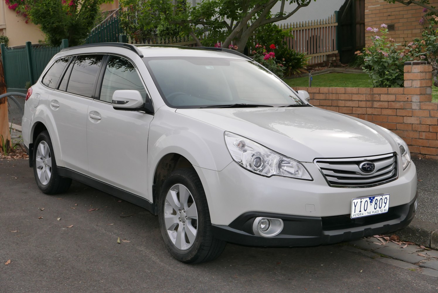 Subaru Outback Limited 2.5i (170 Hp)