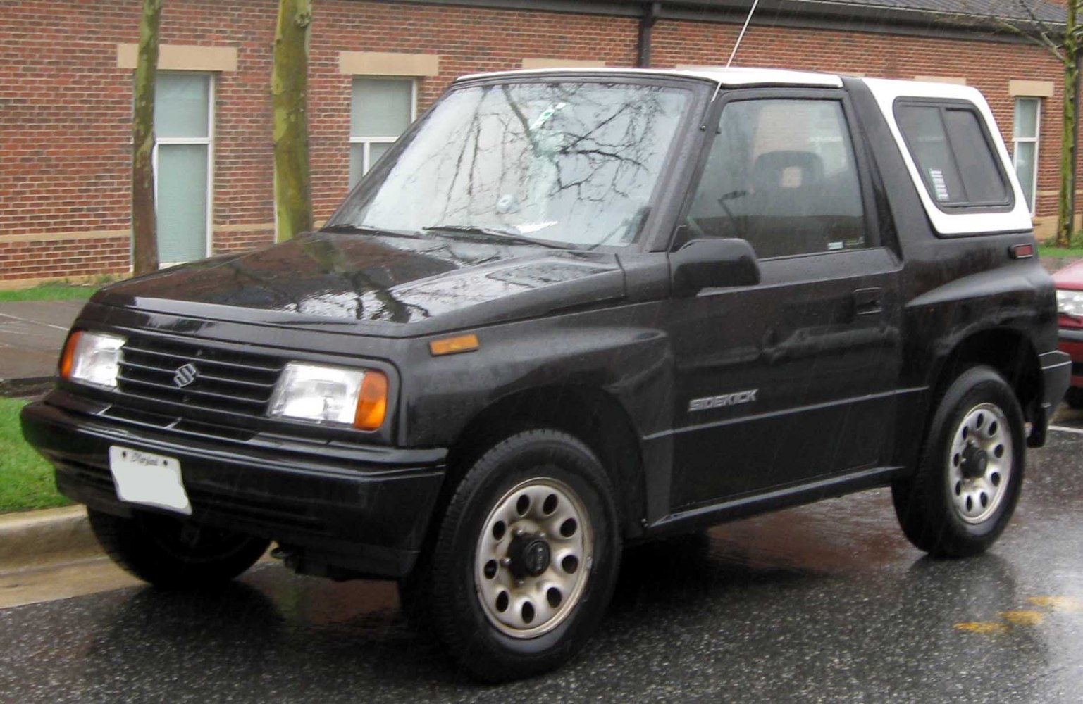 Suzuki Sidekick 1.3 (64 Hp)