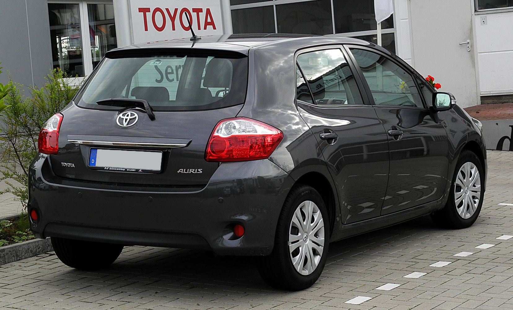 Toyota Auris 1.4 D-4D (90 Hp)