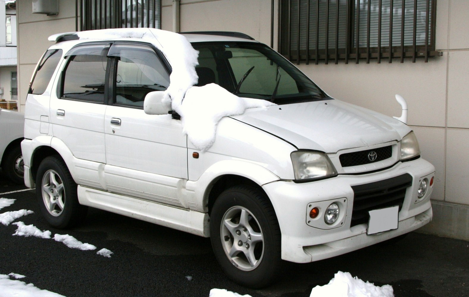 Toyota Cami 1.3i 16V P (90 Hp) 4WD