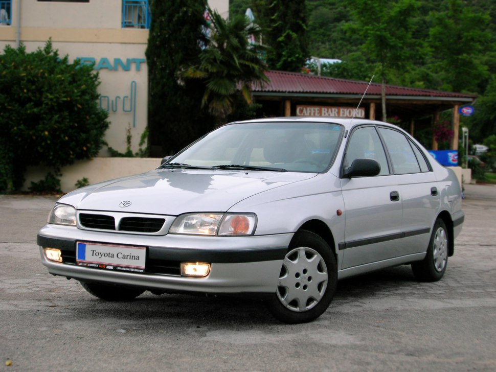 Toyota Carina 1.5i 16V SG (105 Hp) Automatic