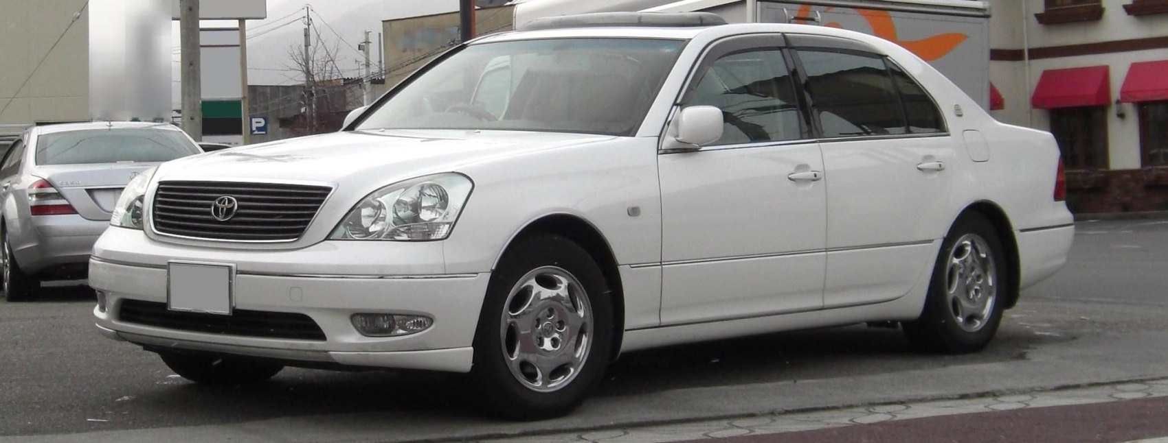 Toyota Celsior 4.3 V8 (280 Hp) Automatic