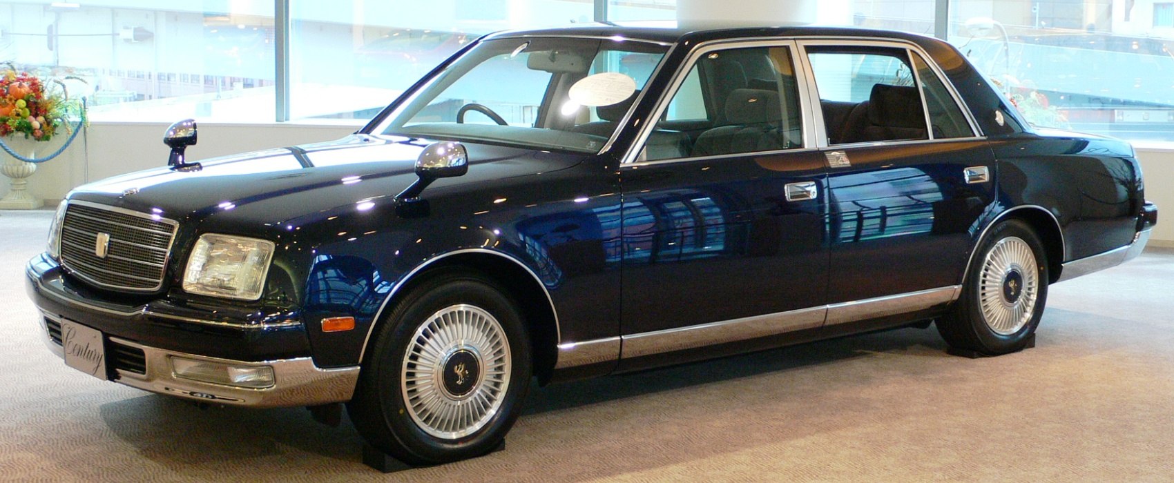 Toyota Century 5.0 VVT-i V12 (280 Hp)