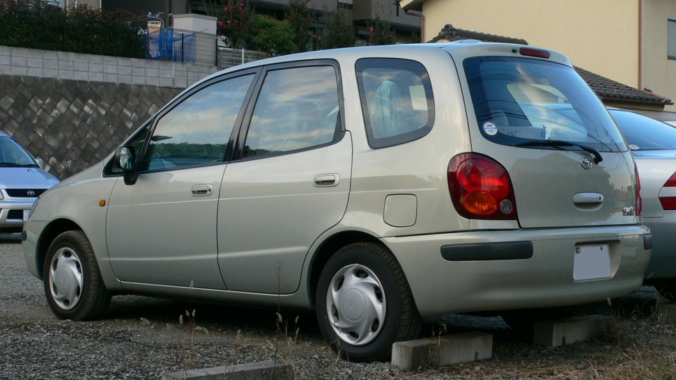 Toyota Corolla Spacio 1.6i (110 Hp) Automatic